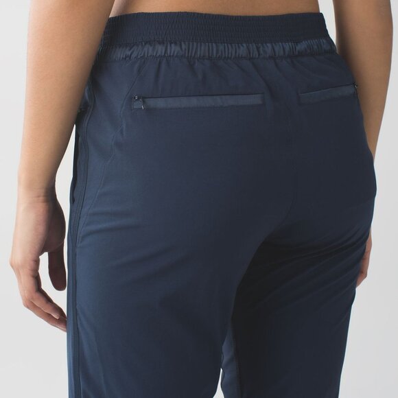 LULULEMON ON THE GO JOGGERS - INKWELL - Picture 3 of 8